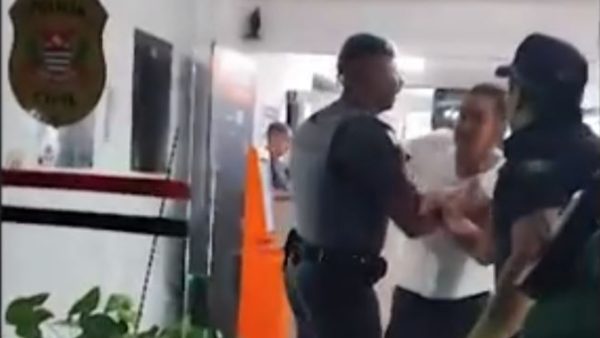 Delegado de SP que agrediu guarda civil após namorada bater em carro responderá para Corregedoria